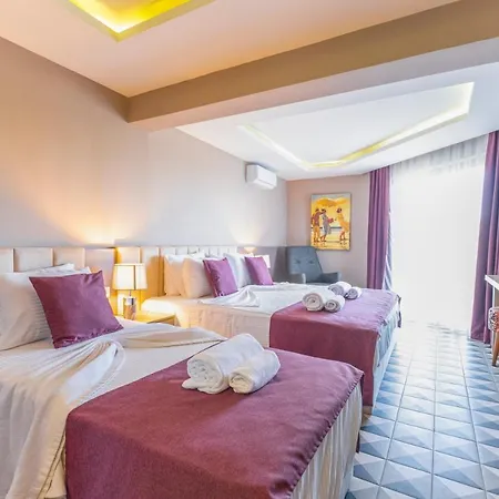 Hotell Feniks 3*