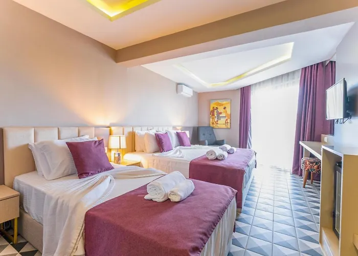 Hotell Feniks 3*